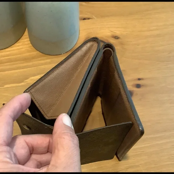 Louis Vuitton Monogram Medium Size Trifold Wallet with Dustbag - Picture 6 of 16